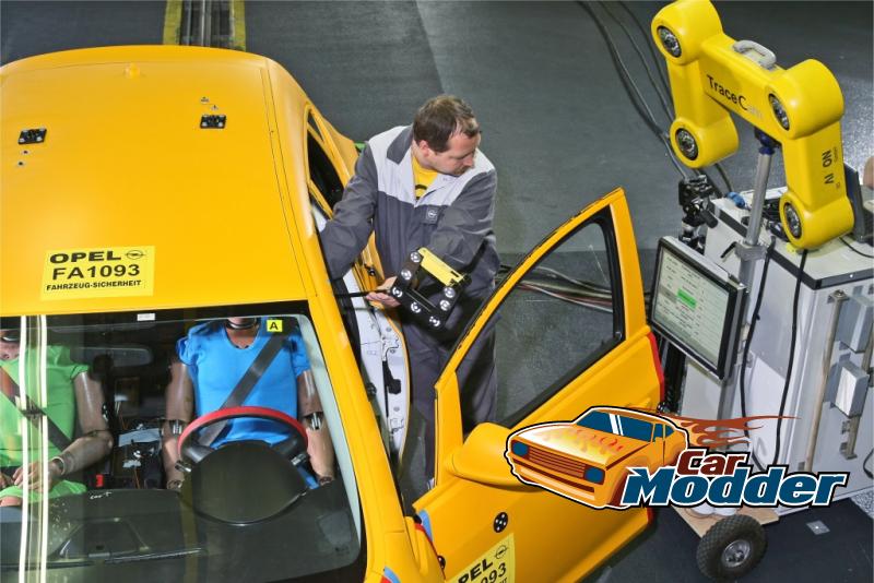 Opel Astra JD Crash Testing