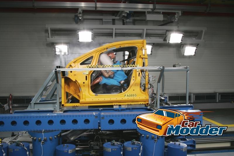 Opel Astra JD Crash Testing