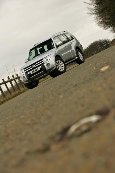 2011 Mitsubishi Pajero / Shogun / Montero Exterior