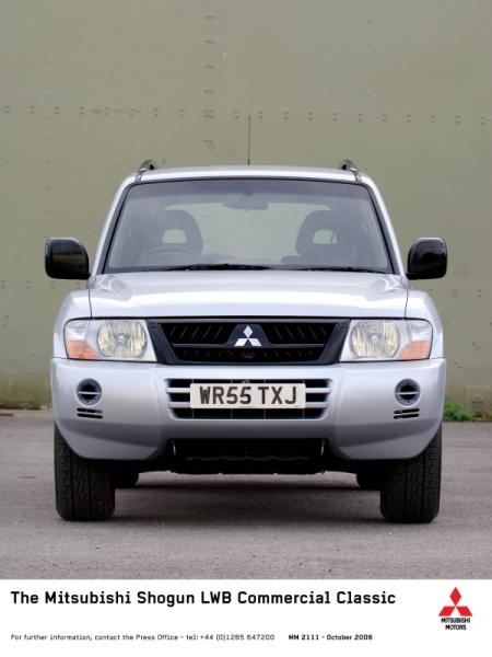 2005 Mitsubishi Pajero / Shogun / Montero SWB Commercial