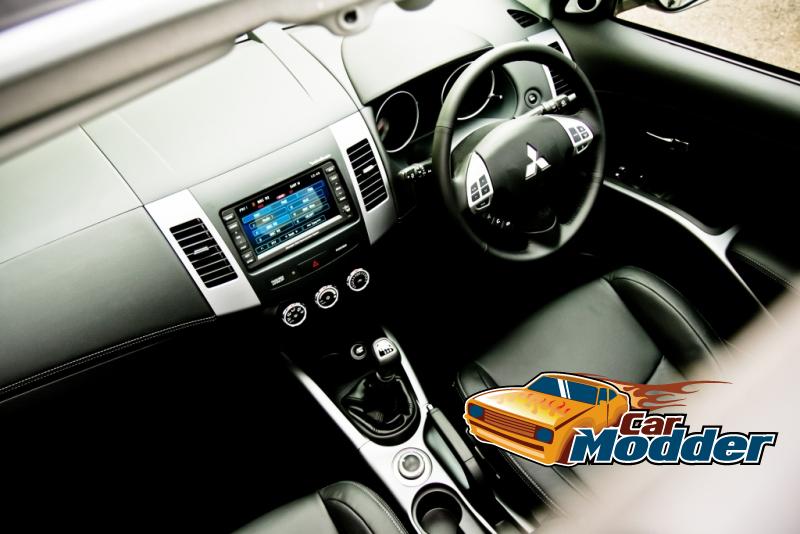 2010 Mitsubishi Outlander GX4 Interior