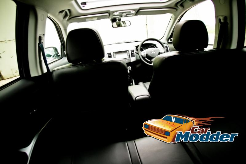 2010 Mitsubishi Outlander GX4 Interior