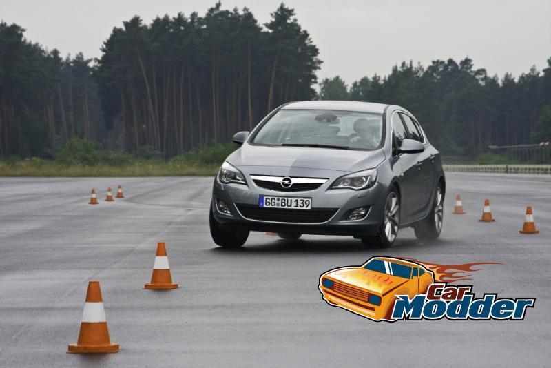 Opel Astra JD Testing