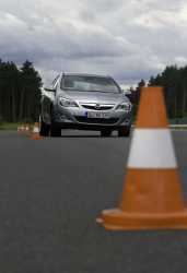 Opel Astra JD Testing