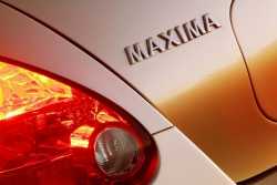 2005 Nissan Maxima Images