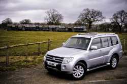 2011 Mitsubishi Pajero / Shogun / Montero Exterior