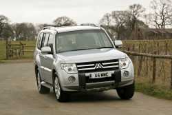 2011 Mitsubishi Pajero / Shogun / Montero Exterior