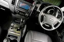 2011 Mitsubishi Pajero / Shogun / Montero Interior