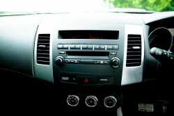 2010 Mitsubishi Outlander Juro Interior